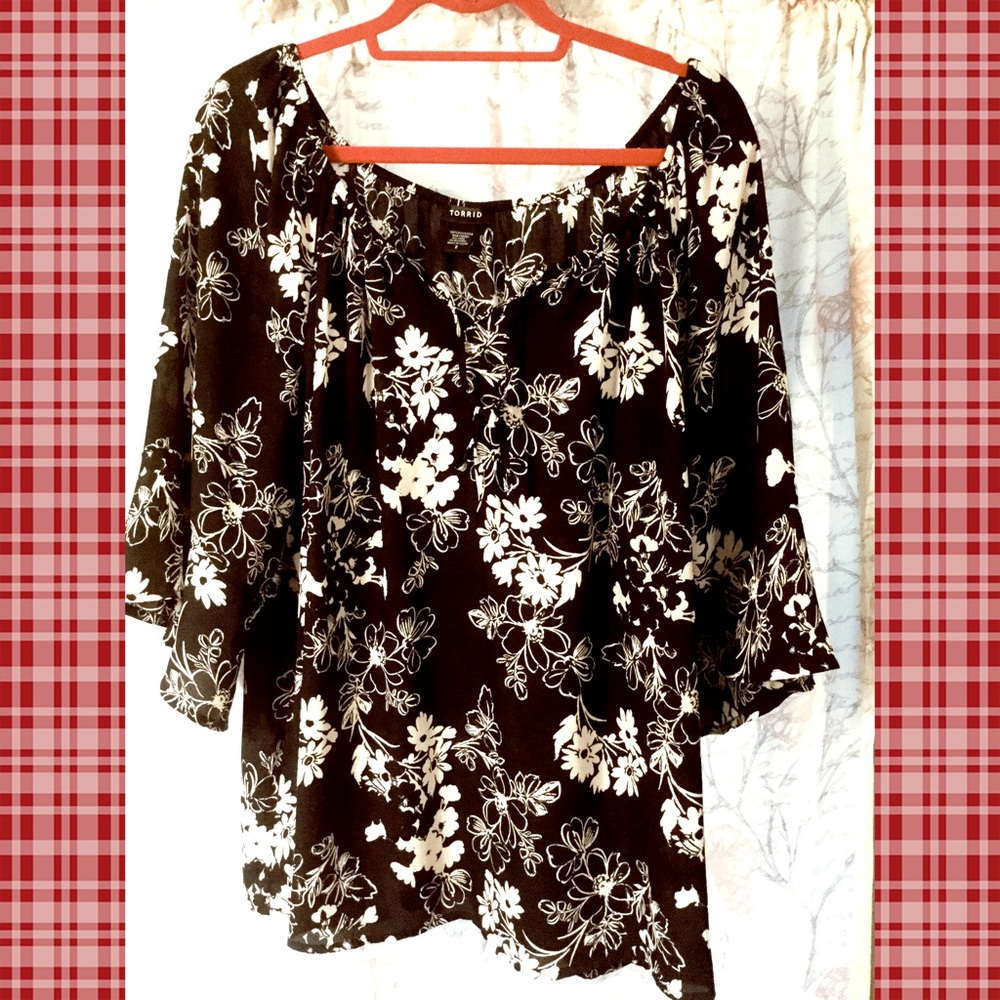 Torrid black and white top